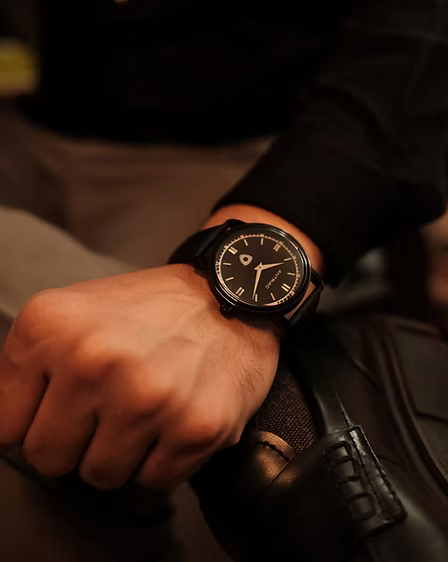 Men In Black Leather Luxury Watch